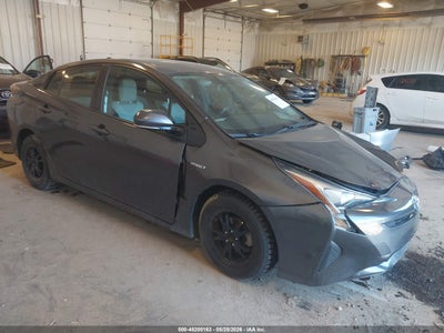 TOYOTA PRIUS 2016