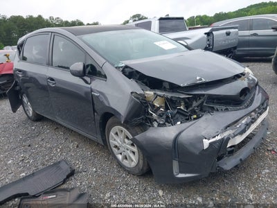 TOYOTA PRIUS V 2015