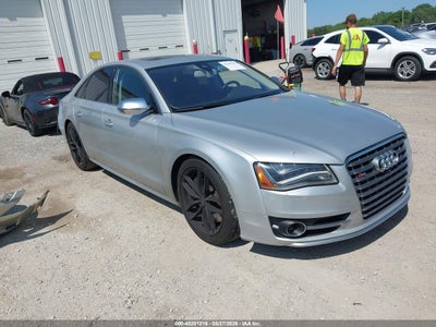 AUDI S8 2013