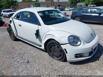 VOLKSWAGEN BEETLE 2014
