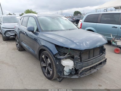 VOLVO XC40 2019