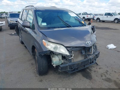 TOYOTA SIENNA 2015