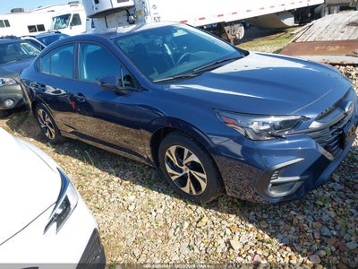 SUBARU LEGACY 2025