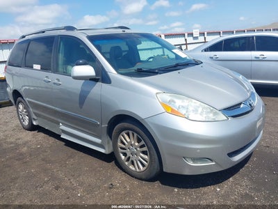 TOYOTA SIENNA 2010