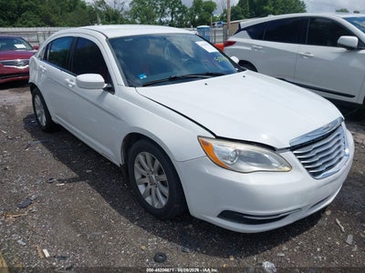 CHRYSLER 200 2013