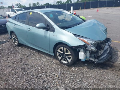 TOYOTA PRIUS 2018