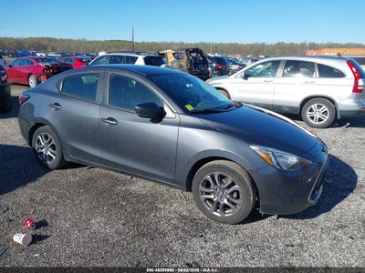 TOYOTA YARIS 2019