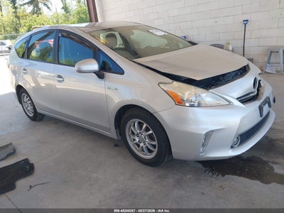 TOYOTA PRIUS V 2012