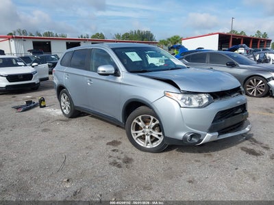 MITSUBISHI OUTLANDER 2015