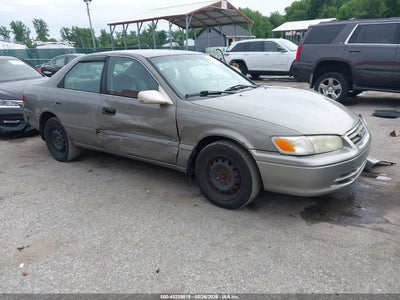 TOYOTA CAMRY 2001