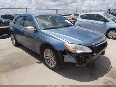 CHRYSLER 200 2011