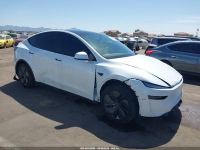 TESLA MODEL Y 2026