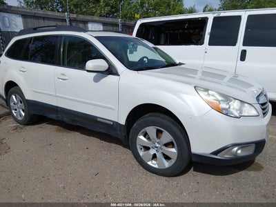 SUBARU OUTBACK 2012