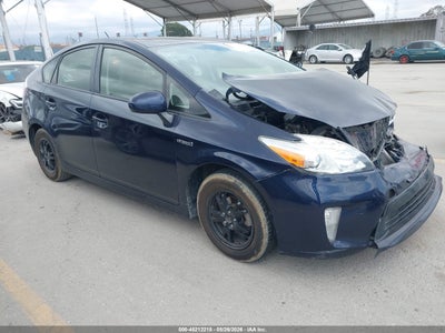 TOYOTA PRIUS 2015