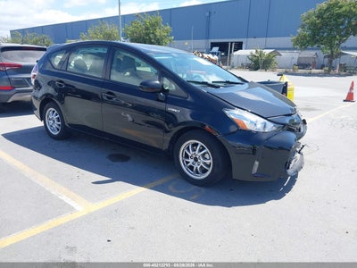 TOYOTA PRIUS V 2017