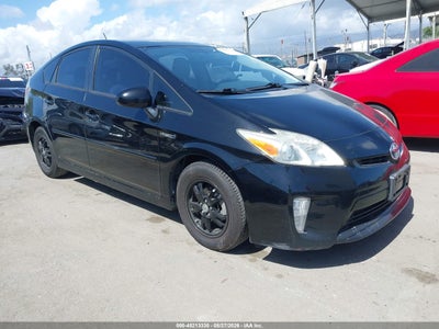 TOYOTA PRIUS 2014