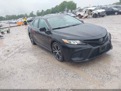 TOYOTA CAMRY 2019