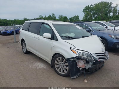 TOYOTA SIENNA 2017