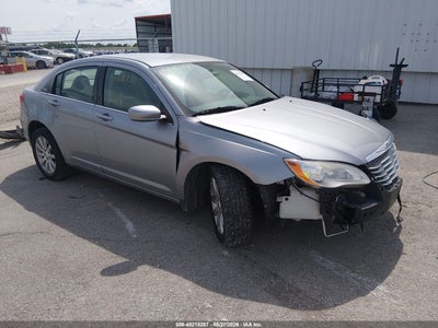 CHRYSLER 200 2013