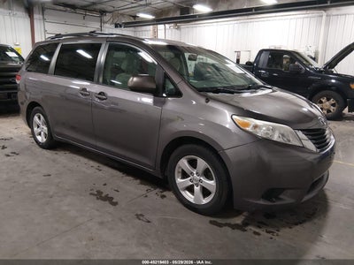 TOYOTA SIENNA 2013