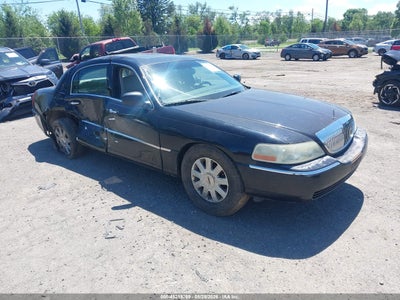 LINCOLN TOWN CAR 2004