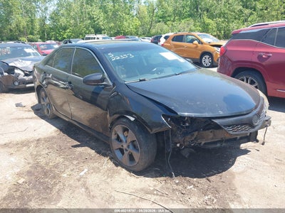 TOYOTA CAMRY 2012