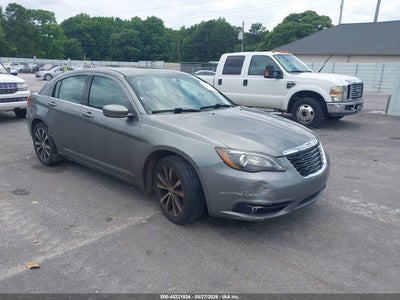CHRYSLER 200 2013