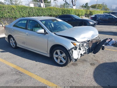TOYOTA CAMRY 2014