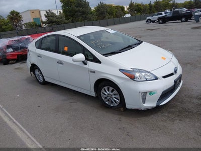 TOYOTA PRIUS PLUG-IN 2014