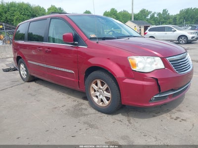 CHRYSLER TOWN & COUNTRY 2012