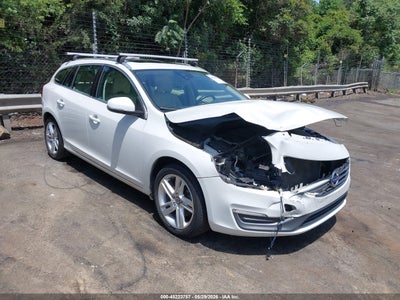 VOLVO V60 2015