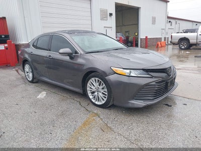 TOYOTA CAMRY 2018
