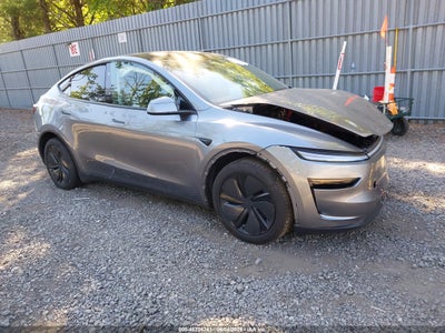 TESLA MODEL Y 2026