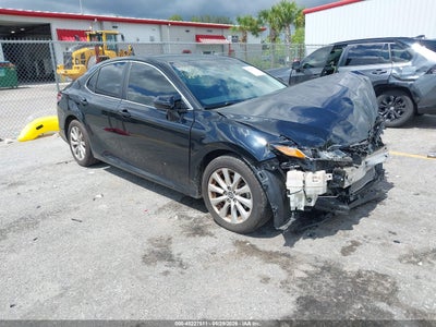 TOYOTA CAMRY 2018