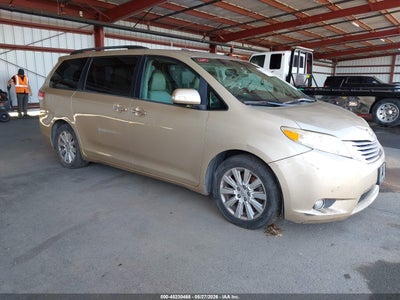 TOYOTA SIENNA 2014