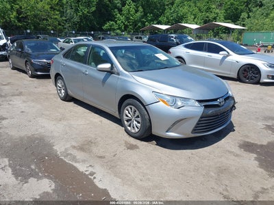 TOYOTA CAMRY 2016