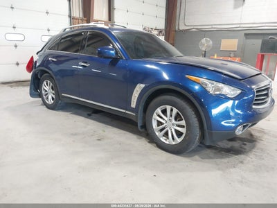 INFINITI QX70 2015