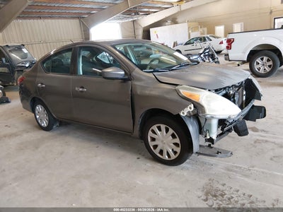 NISSAN VERSA 2017
