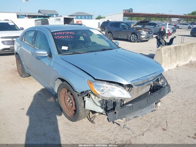 CHRYSLER 200 2013