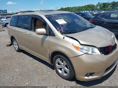 TOYOTA SIENNA 2014