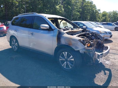 NISSAN PATHFINDER 2017