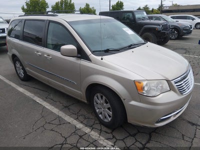 CHRYSLER TOWN & COUNTRY 2014
