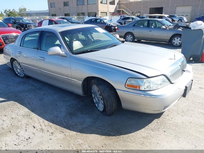 LINCOLN TOWN CAR 2003