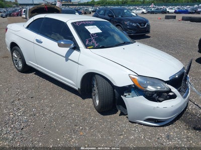 CHRYSLER 200 2013