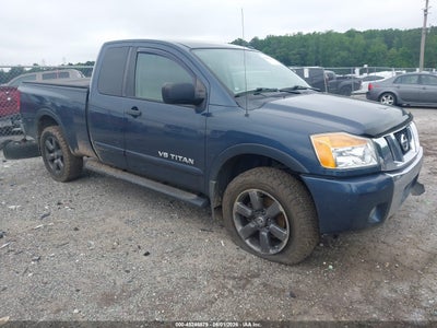 NISSAN TITAN 2015