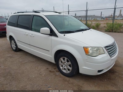 CHRYSLER TOWN & COUNTRY 2009