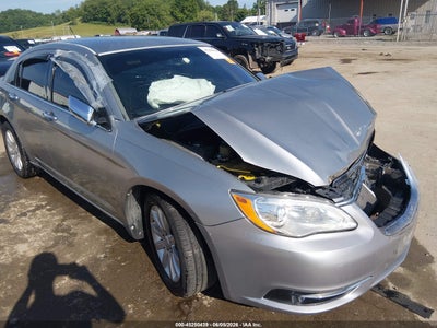 CHRYSLER 200 2013