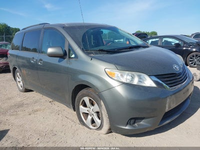 TOYOTA SIENNA 2011