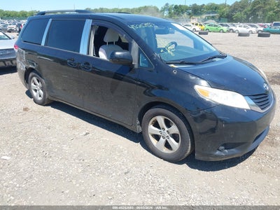 TOYOTA SIENNA 2013