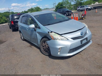 TOYOTA PRIUS V 2013